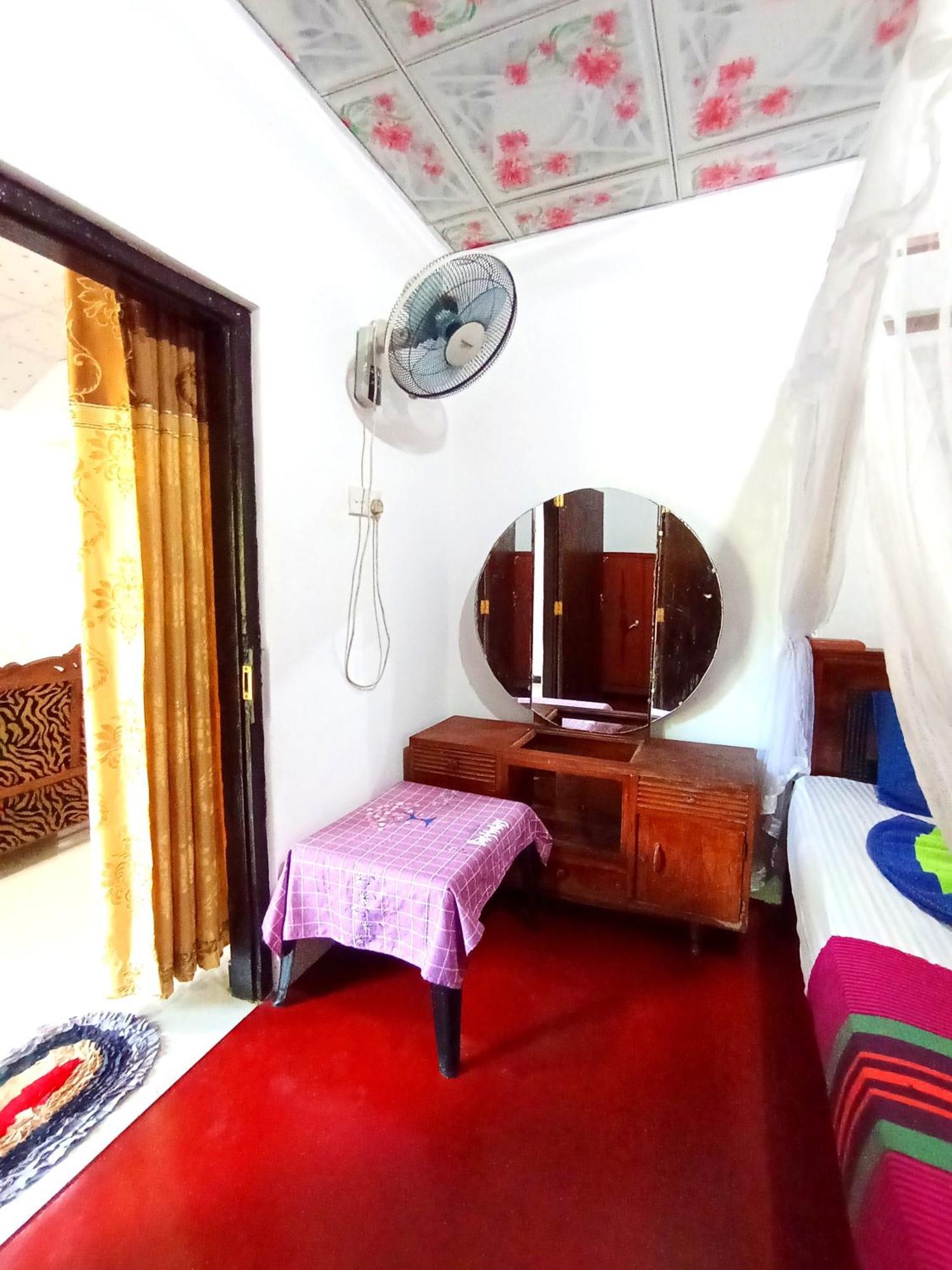 Sasaa Guest House Mirissa Esterno foto