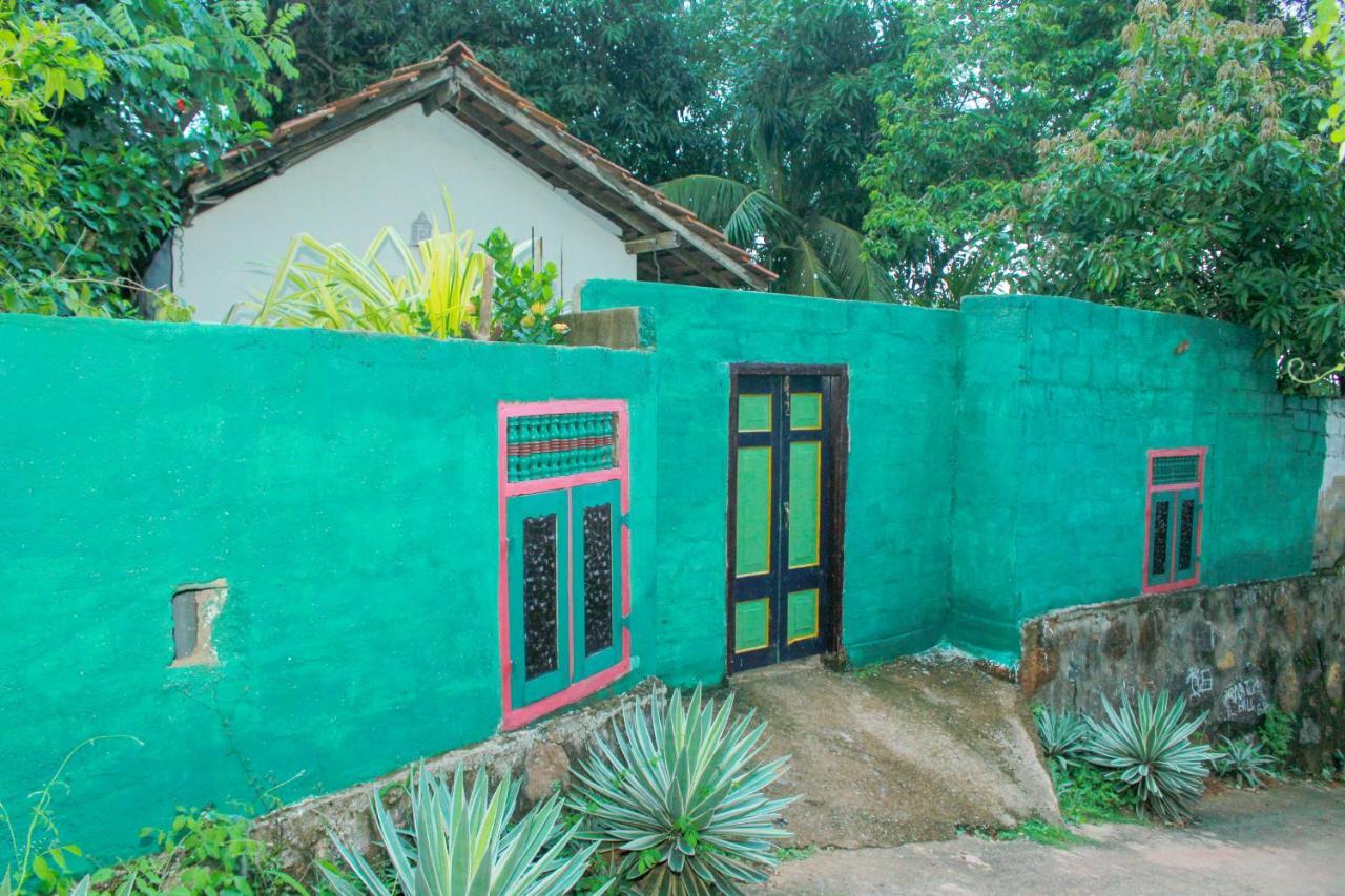 Sasaa Guest House Mirissa Esterno foto
